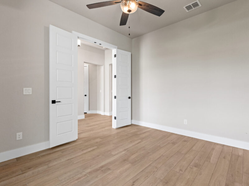 1202 Roxburg Way