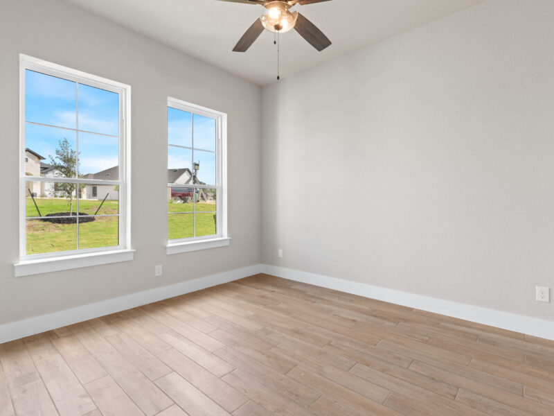1202 Roxburg Way